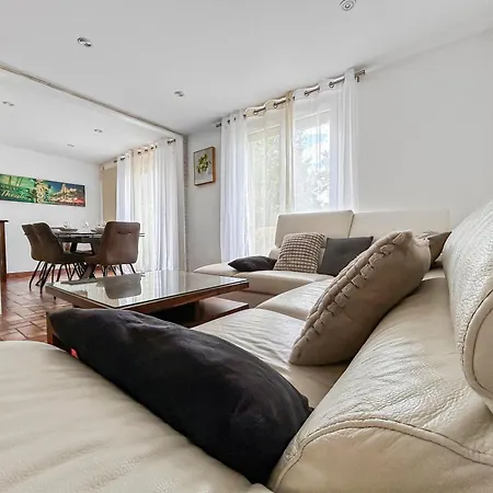 Дом отдыха La Maison Tinoli Escapade Tranquille Pres D'angers *