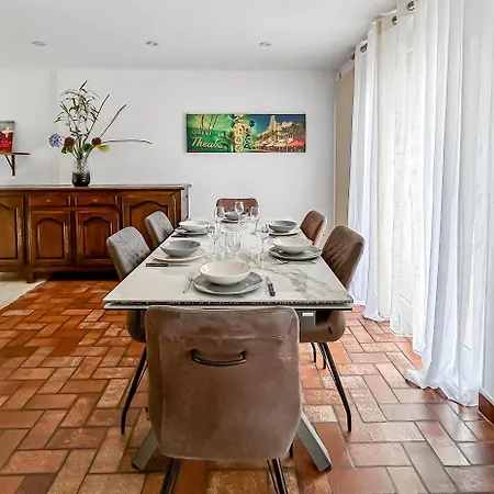 Дом отдыха La Maison Tinoli Escapade Tranquille Pres D'angers