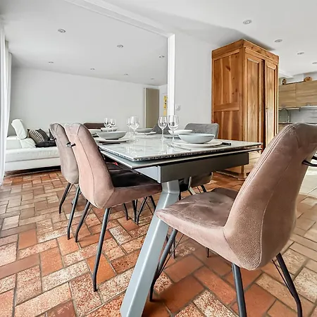 Дом отдыха La Maison Tinoli Escapade Tranquille Pres D'angers