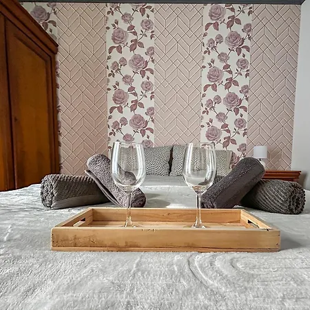 Дом отдыха La Maison Tinoli Escapade Tranquille Pres D'angers Saint-Barthelemy-d'Anjou